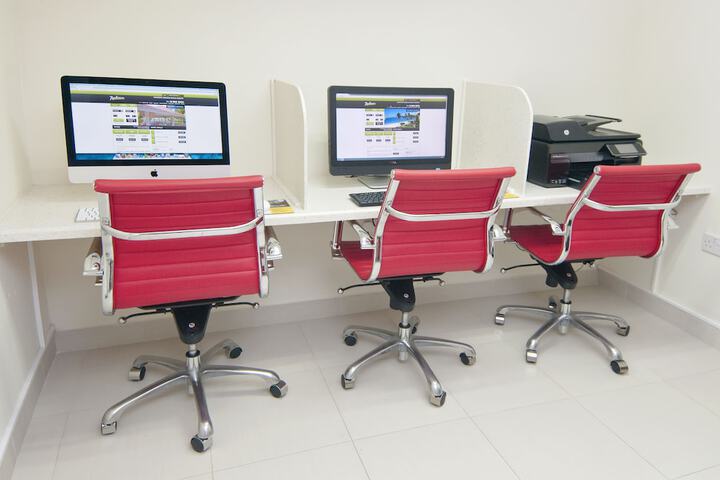 Business Center 43 of 50
