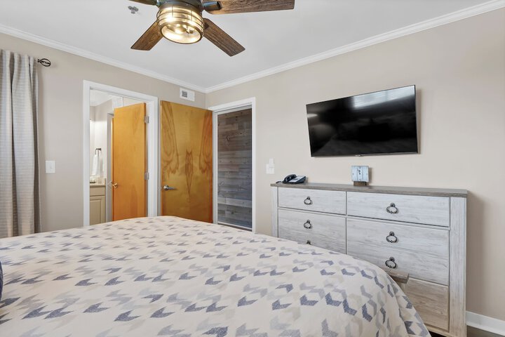 Room 53 of 333