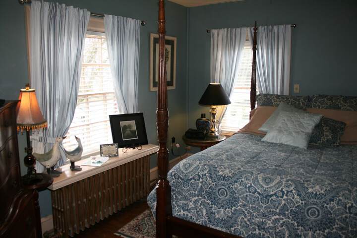 Room 4 of 89