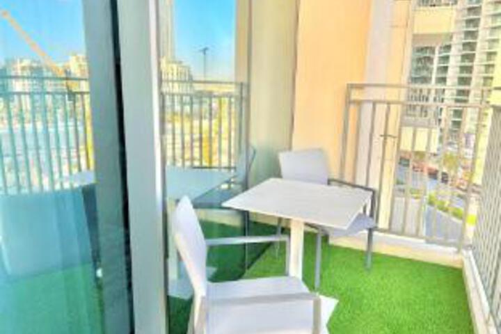 New! Luxury Dubai Creek Balcony & View