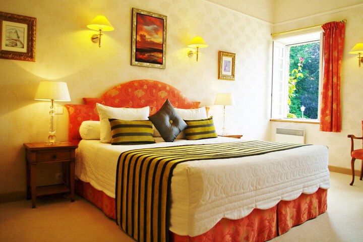 Room 15 of 38