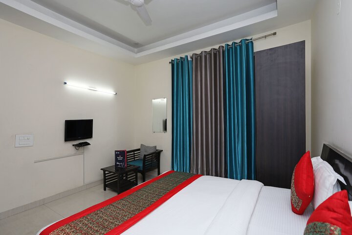Room 12 of 15