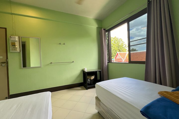 Room 35 of 49