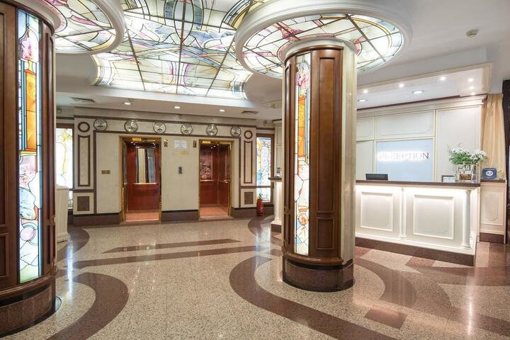 Hotel 3 of 82