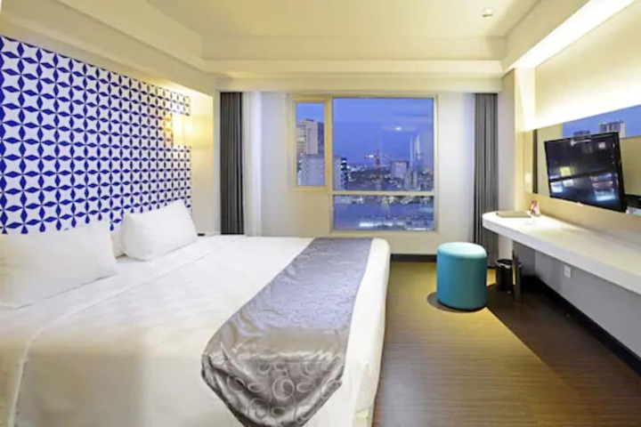 Room 30 of 87