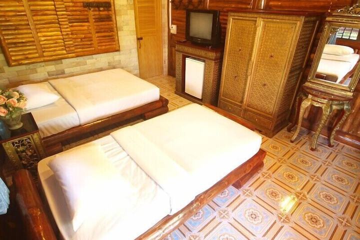 Room 4 of 30