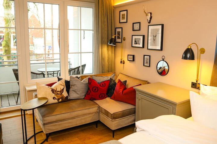 Room 45 of 103