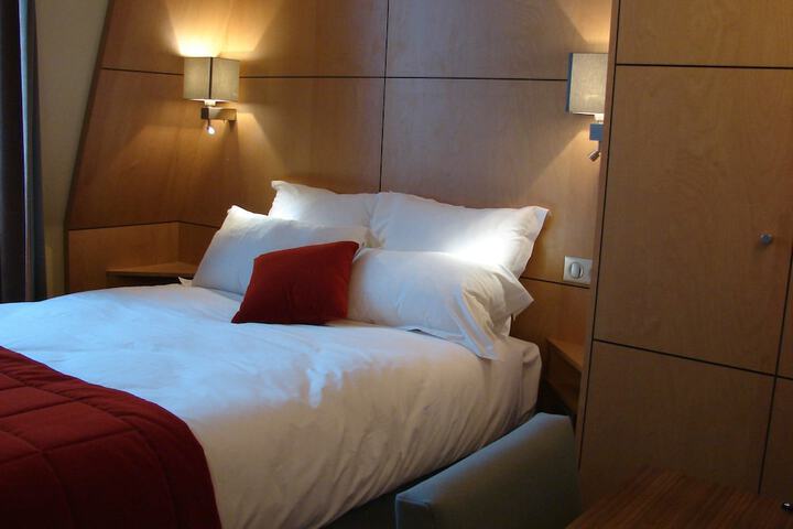 Room 3 of 80