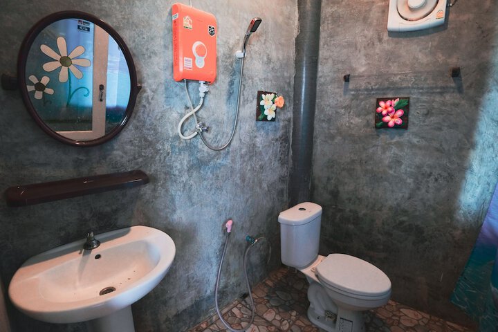 Room 17 of 60