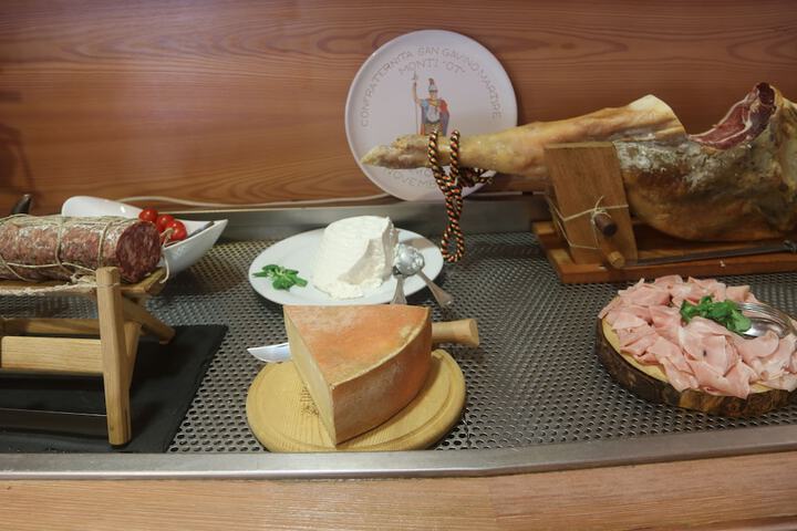 Dining 43 of 70