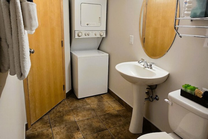 Room 43 of 76