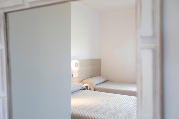 Room 8 of 61