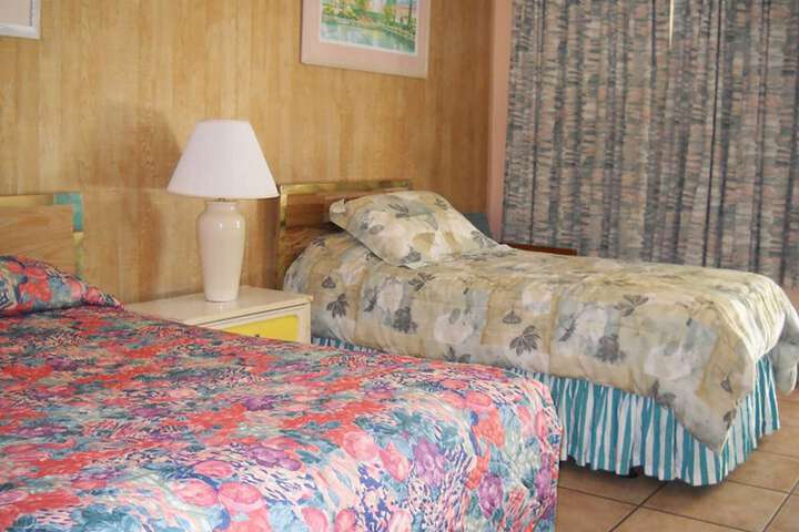 Basic Double Bed (15 of 17)