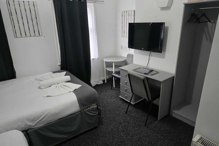 Room 13 of 48