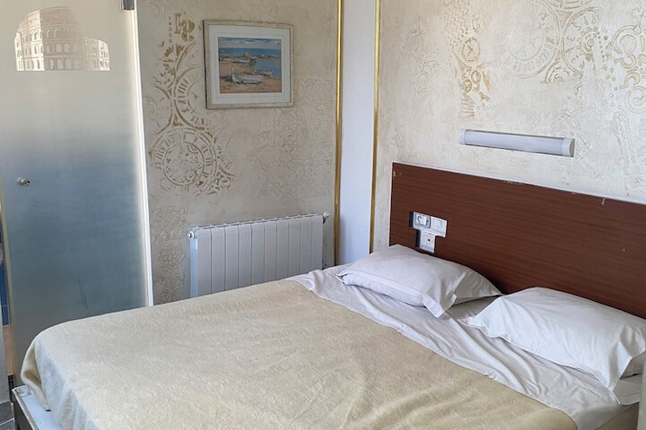 Room 3 of 19