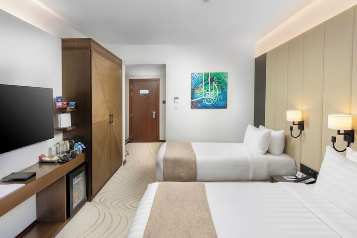 Room 8 of 19