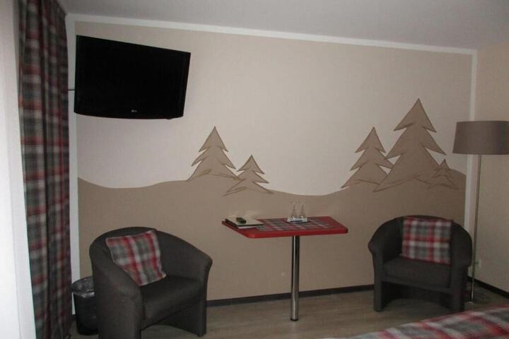 Room 5 of 13