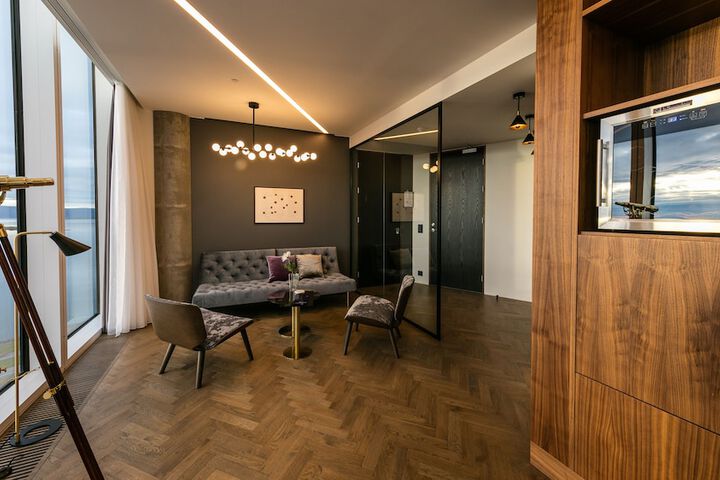 Room 15 of 40
