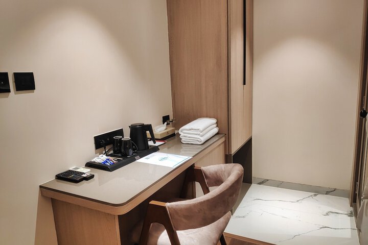Room 16 of 41