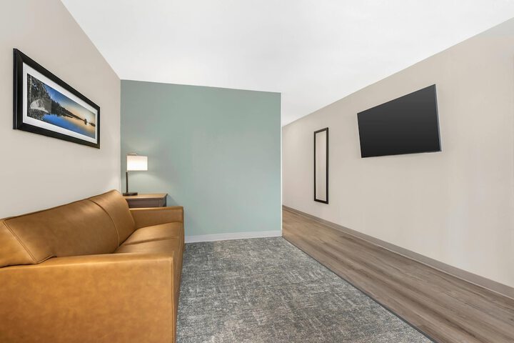Room 62 of 87