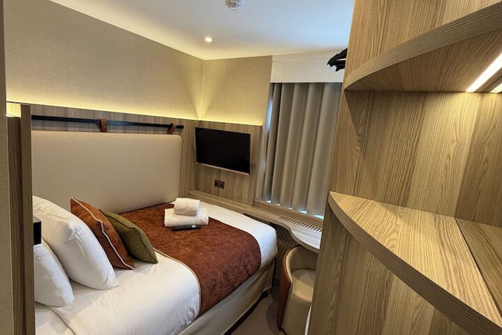 Room 14 of 26