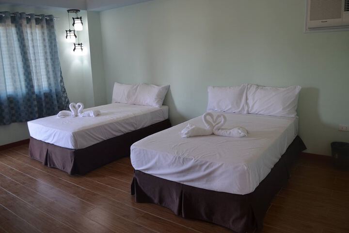 Room 10 of 26