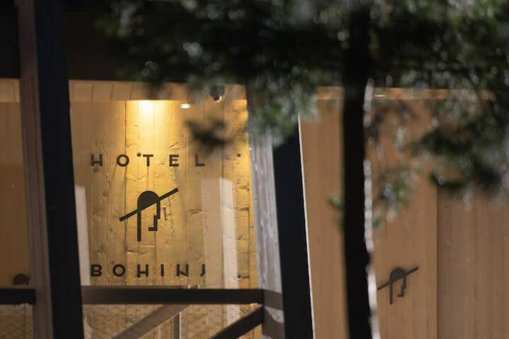 Hotel 76 of 85