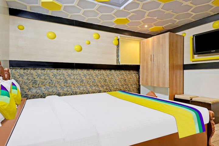 Room 23 of 28