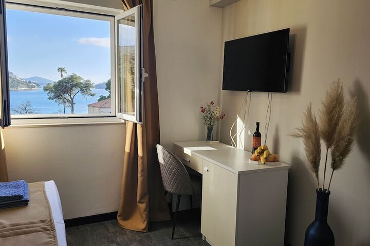 Room 49 of 140