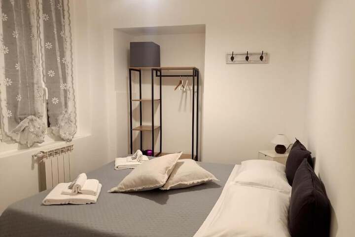Room 2 of 45