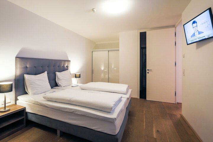 Room 3 of 26