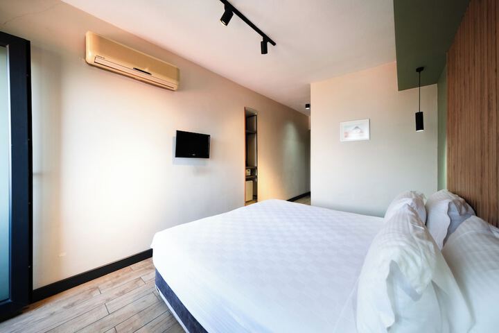 Room 48 of 82