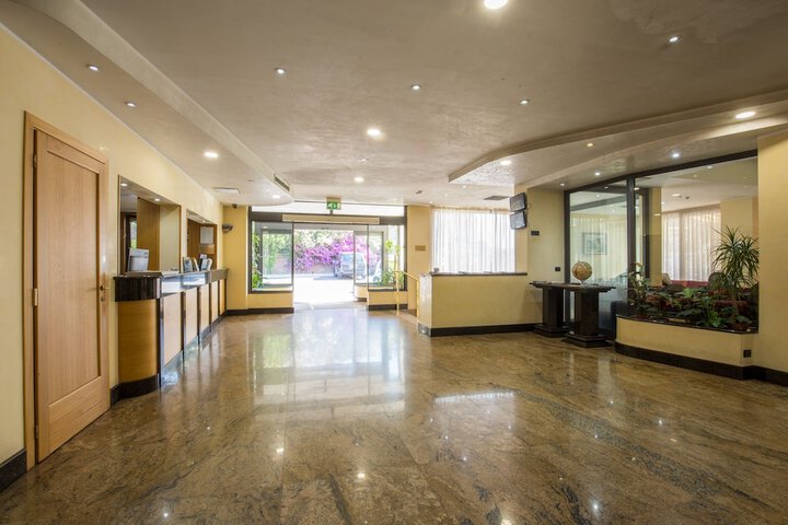 Guest Lobby