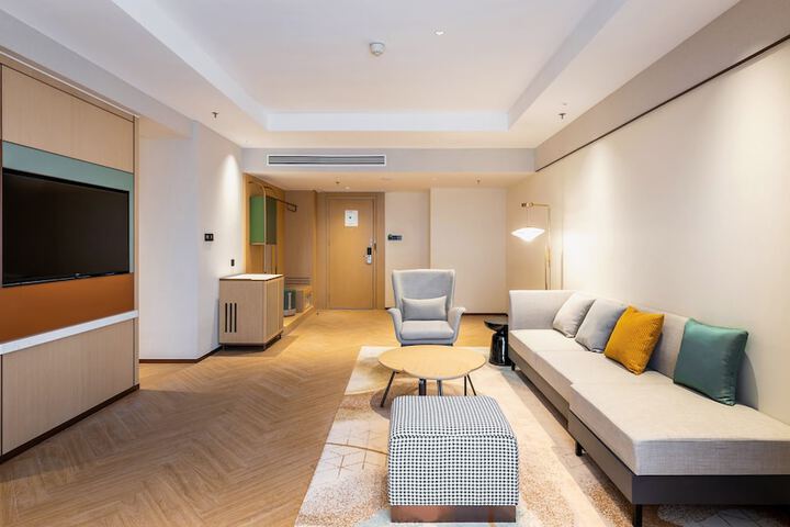 Room 4 of 65