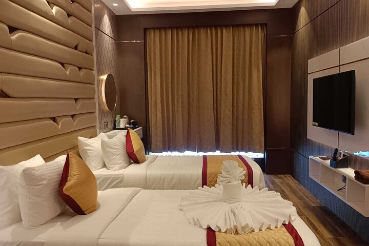 Room 3 of 13