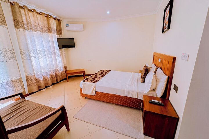 Room 14 of 35