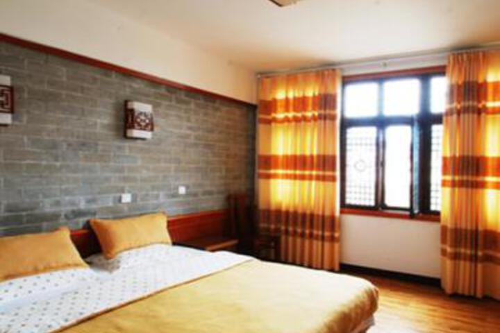Room 2 of 6