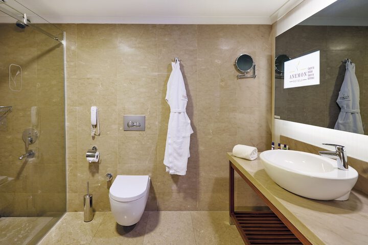 Clean Restrooms
