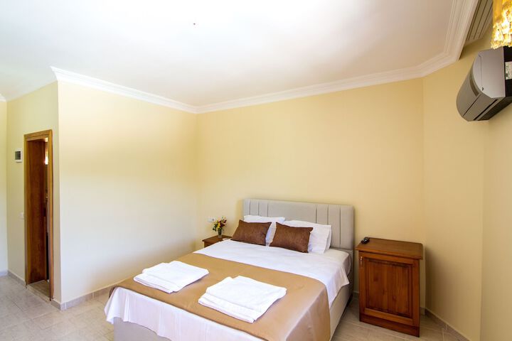 Room 10 of 60
