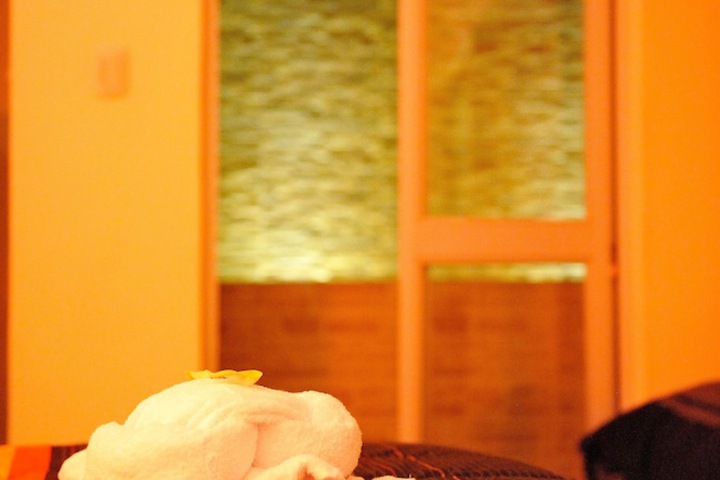 Room 26 of 100