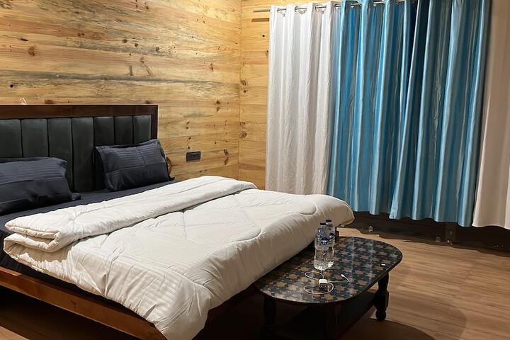 Room 2 of 14