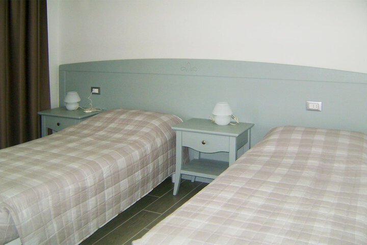 Room 5 of 41