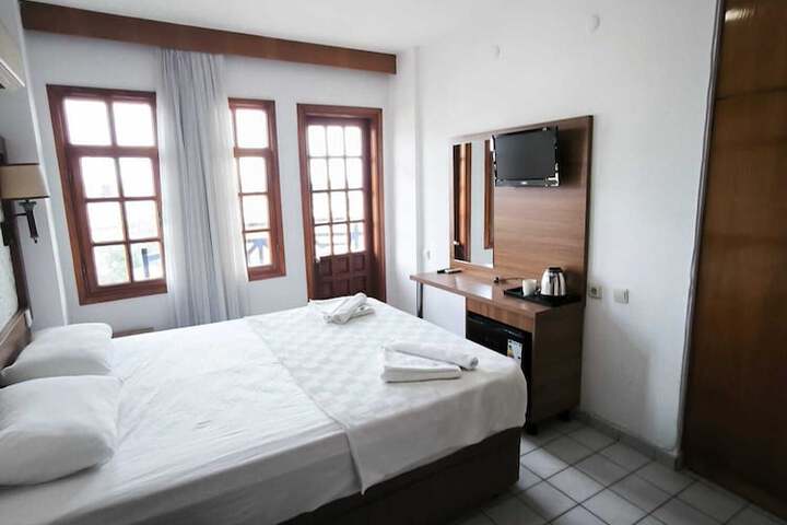 Room 25 of 72