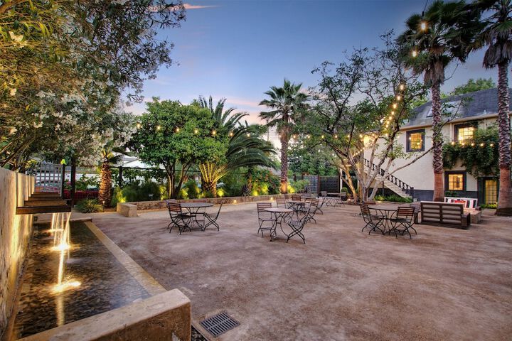 Hotel Exterior 53 of 63