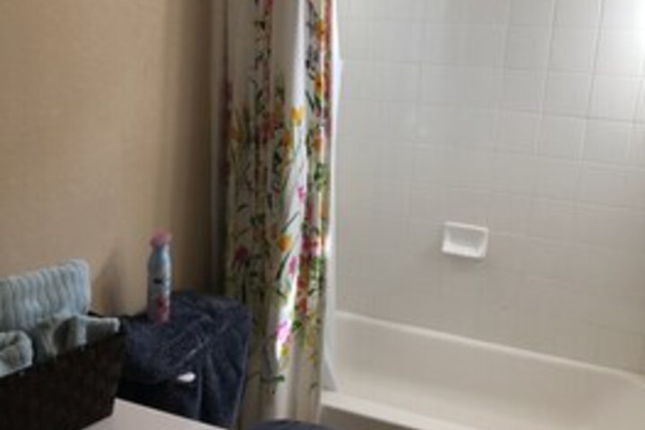 Room 4 of 38