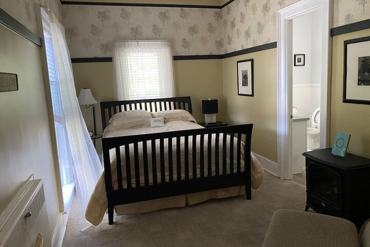 Room 3 of 65