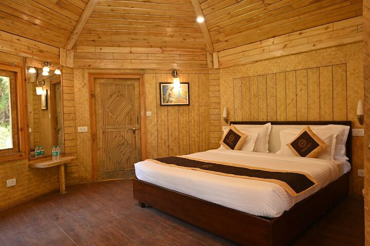 Room 6 of 63