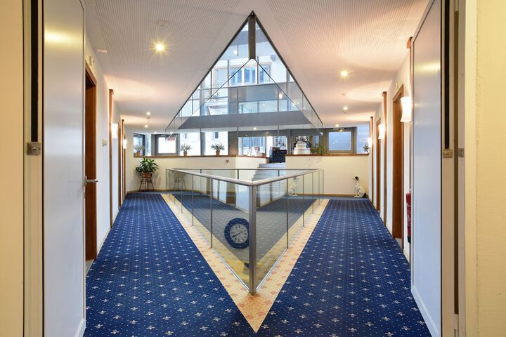 Ballroom/Hall 40 of 43
