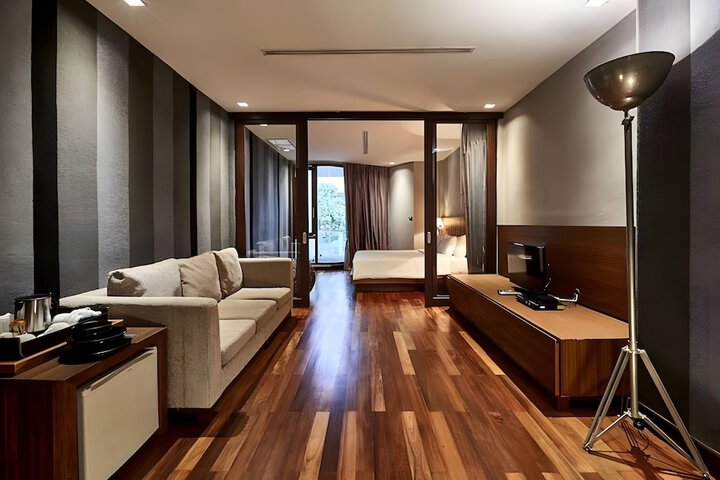 Room 9 of 23
