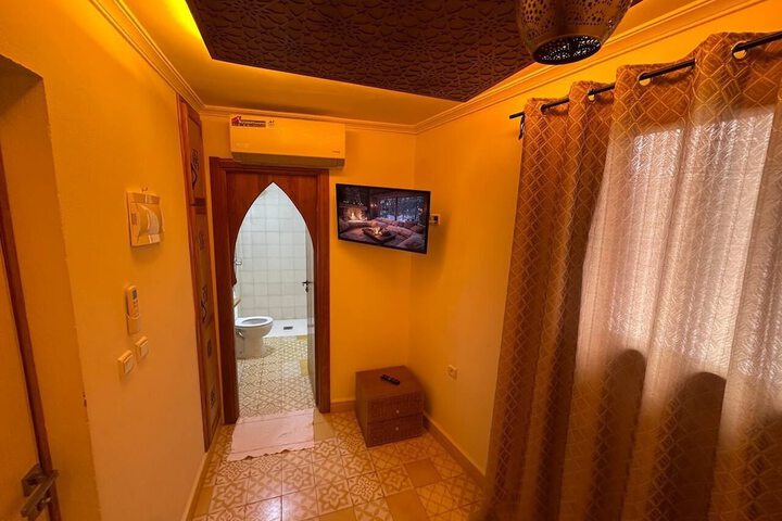 Room 16 of 50